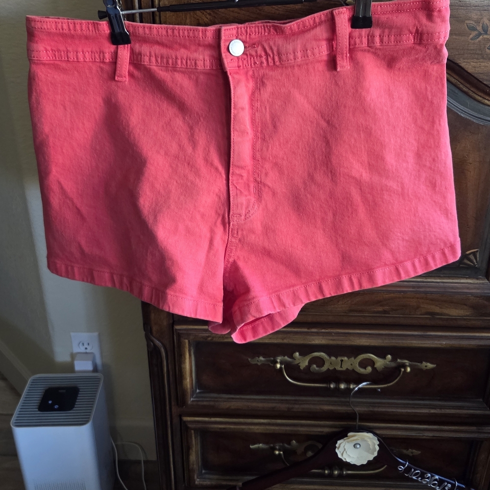 Universal Thread High Waist Coral Shorts